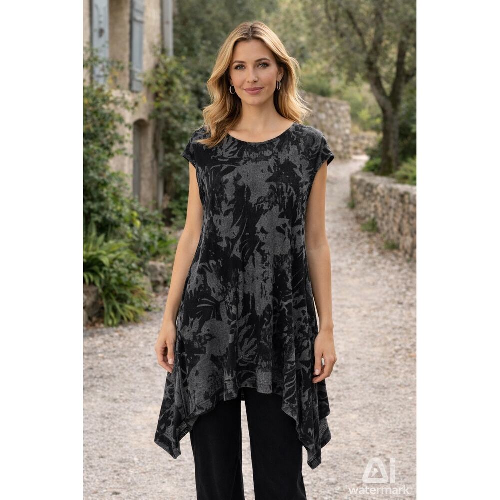 Bryn Walker Asymmetrical Hem Black Grey Abstract Print Stretch Knit USA Sz Med‎